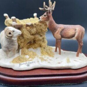 Lowell Davis "Wintering Deer" Country Christmas 1990 Figurine